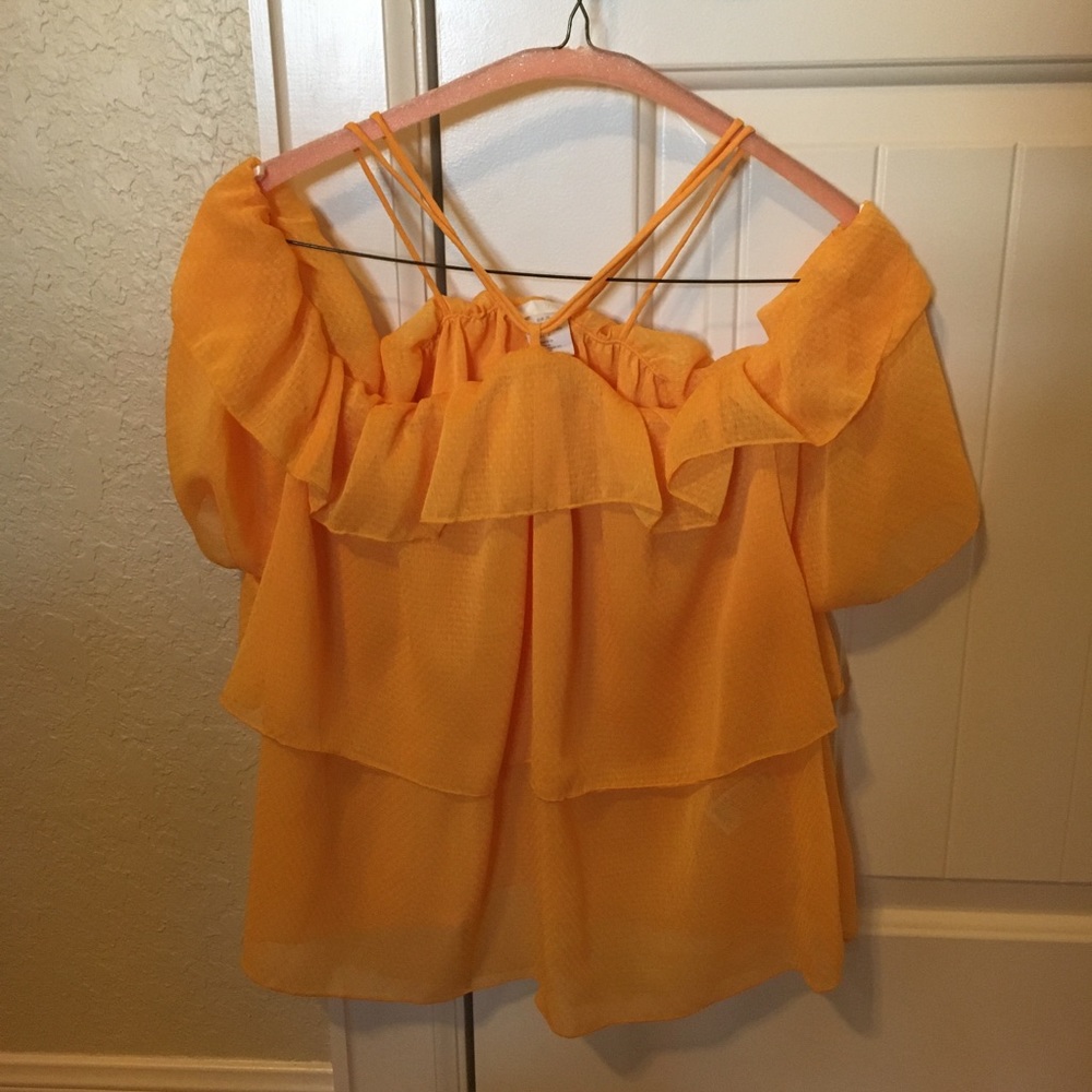 NWT H&M Ruffle Top